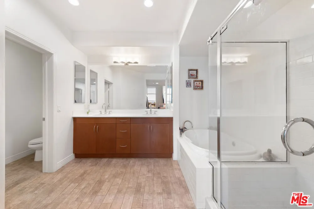 7100 Playa Vista Drive #405 Playa Vista, CA 90094
