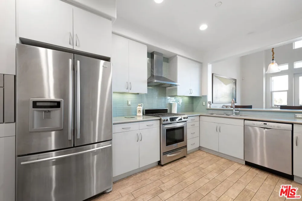 7100 Playa Vista Drive #405 Playa Vista, CA 90094