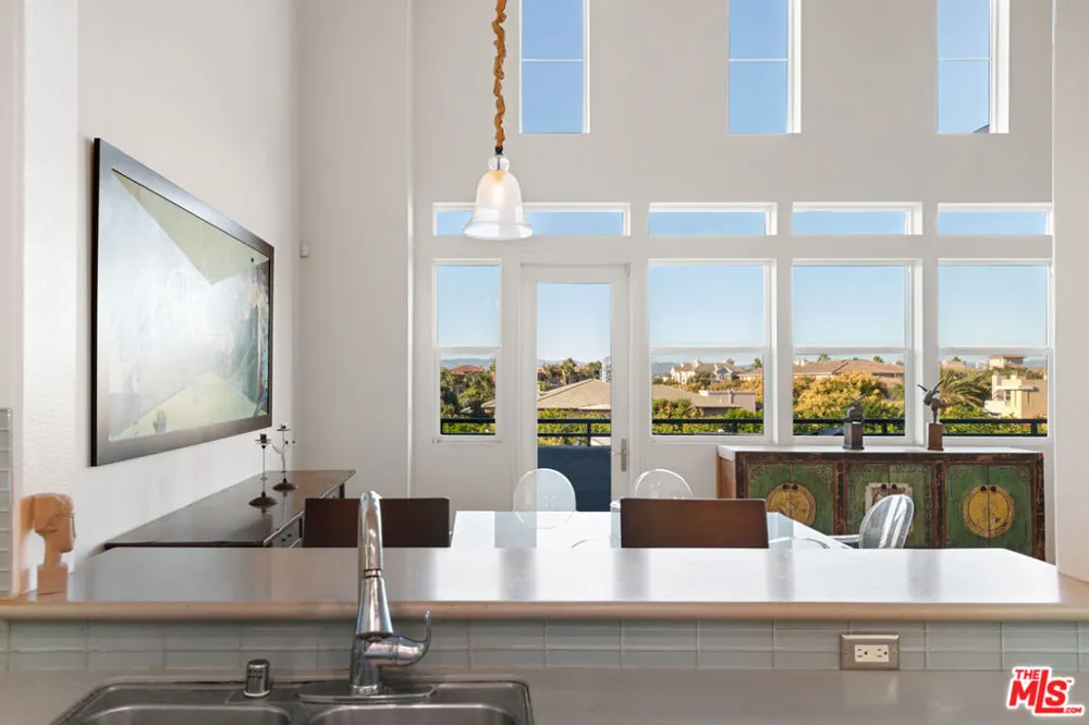 7100 Playa Vista Drive #405 Playa Vista, CA 90094