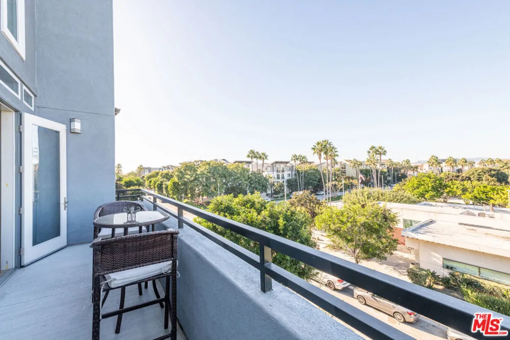 7100 Playa Vista Drive #405 Playa Vista, CA 90094