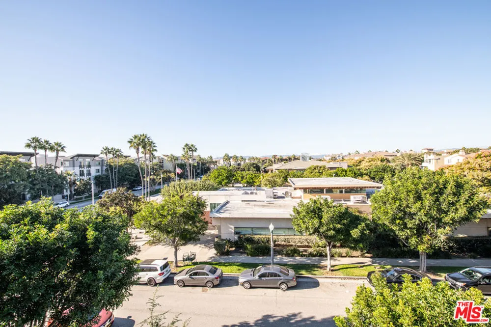 7100 Playa Vista Drive #405 Playa Vista, CA 90094