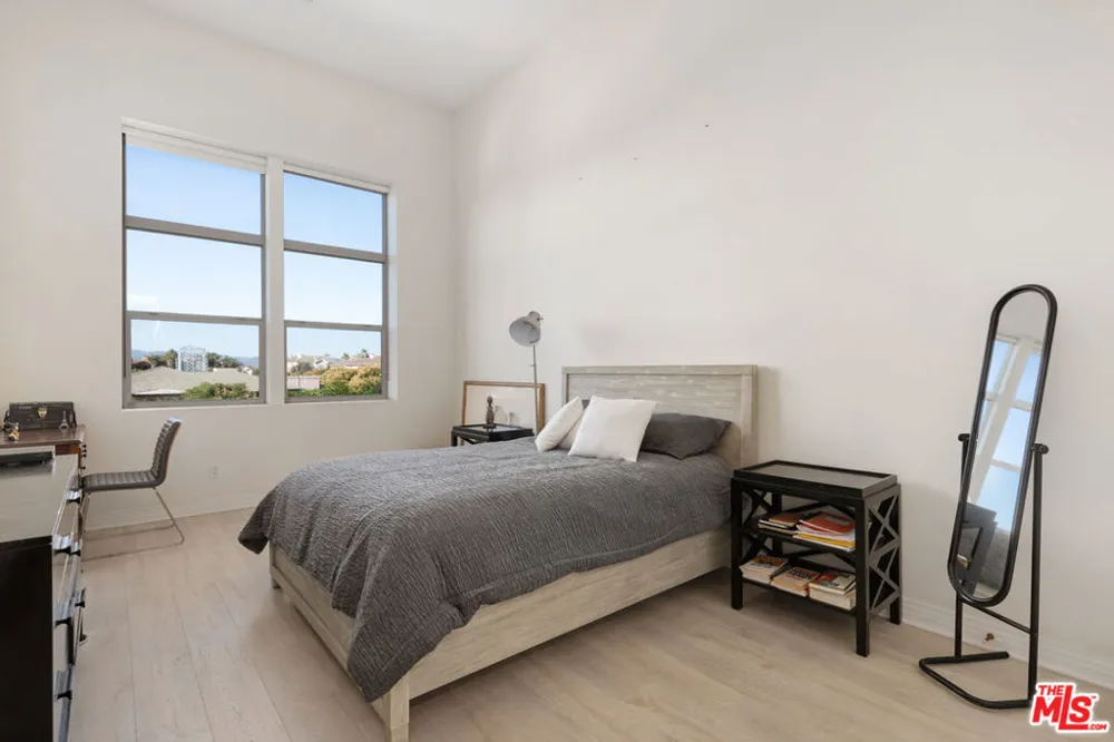 7100 Playa Vista Drive #405 Playa Vista, CA 90094