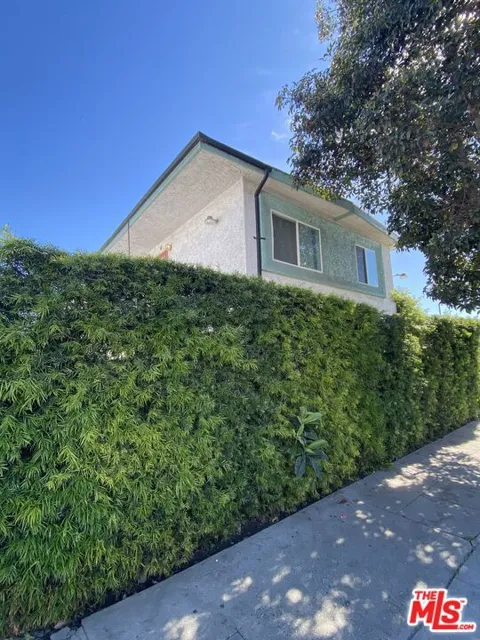 5614 Western #2