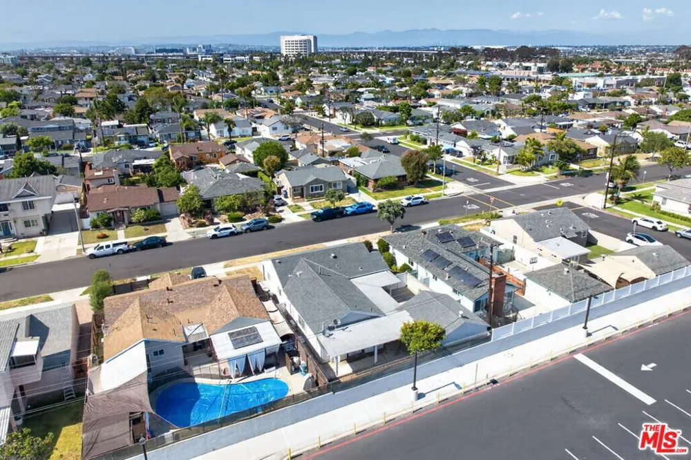 5412 W 124th Street Hawthorne, CA 90250