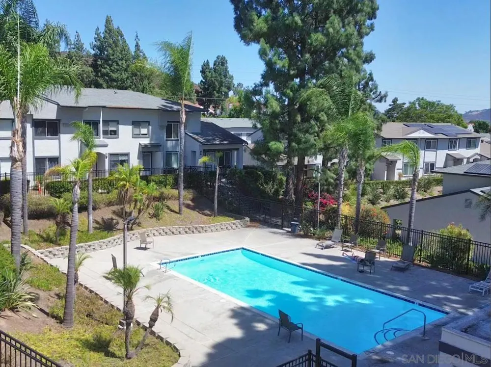 10618 QUEEN JESSICA LN Santee, CA 92071