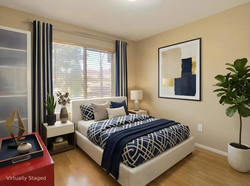 10618 QUEEN JESSICA LN Santee, CA 92071