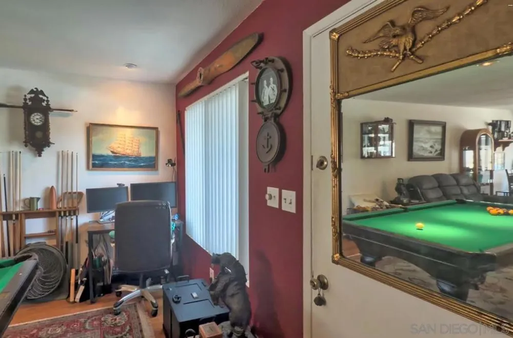 10618 QUEEN JESSICA LN Santee, CA 92071