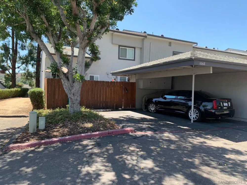 10618 QUEEN JESSICA LN Santee, CA 92071