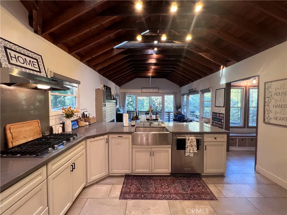 39326 Prospect Forest Falls, CA 92339