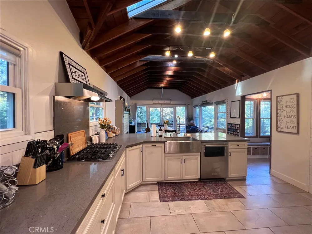39326 Prospect Forest Falls, CA 92339
