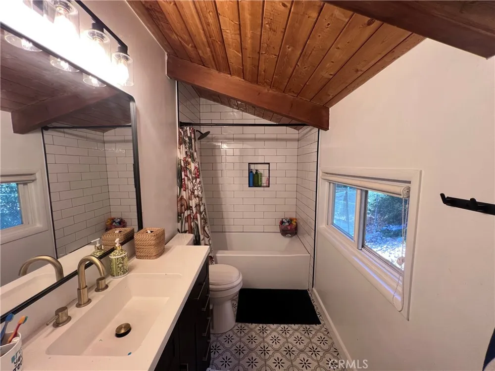 39326 Prospect Forest Falls, CA 92339