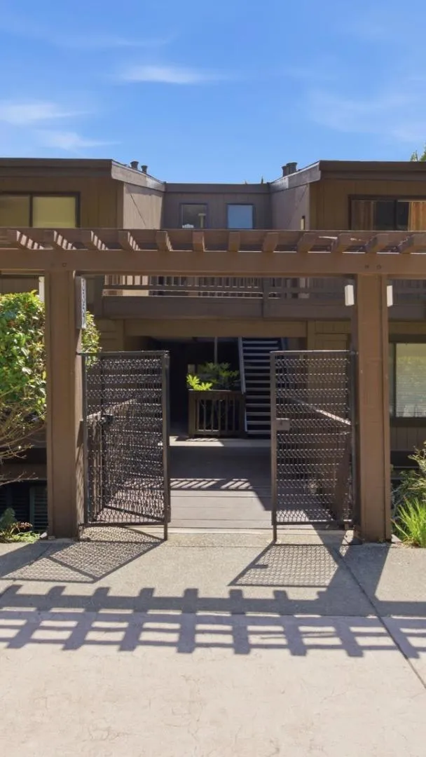 3357 Brittan Avenue #6 San Carlos, CA 94070