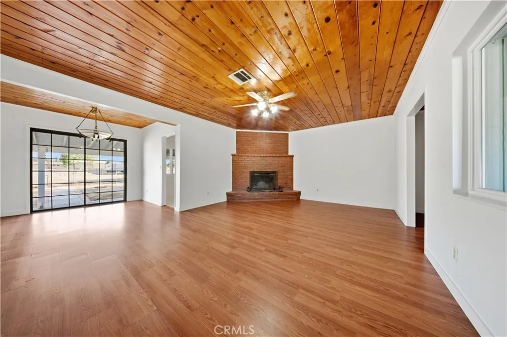 9344 E Avenue T8 Littlerock, CA 93543