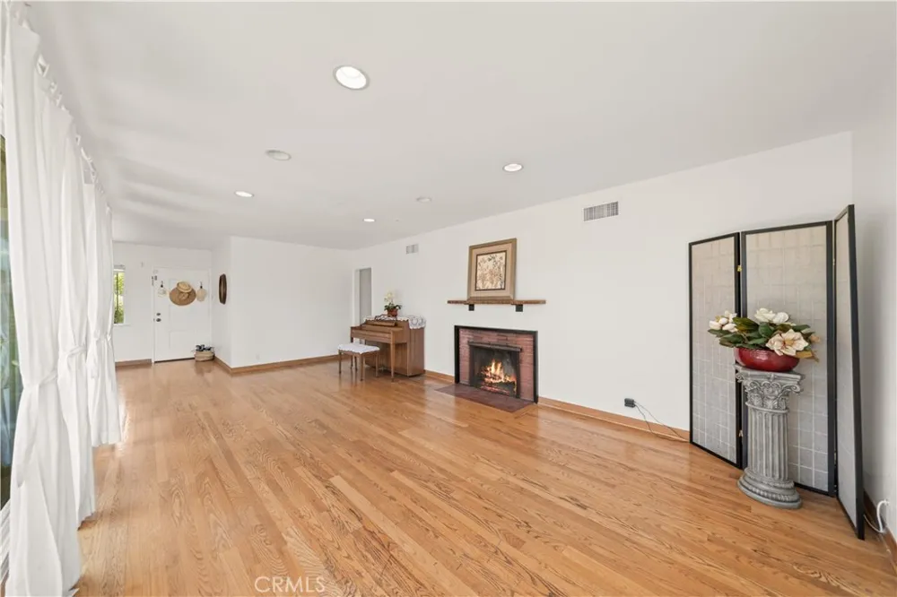 1033 S Isabella Monterey Park, CA 91754