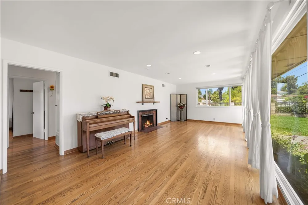 1033 S Isabella Monterey Park, CA 91754