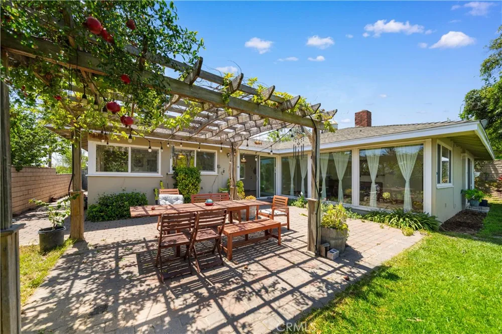 1033 S Isabella Monterey Park, CA 91754