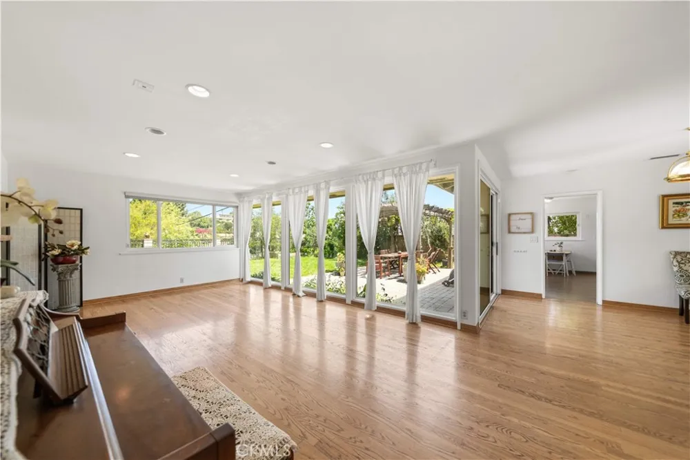 1033 S Isabella Monterey Park, CA 91754