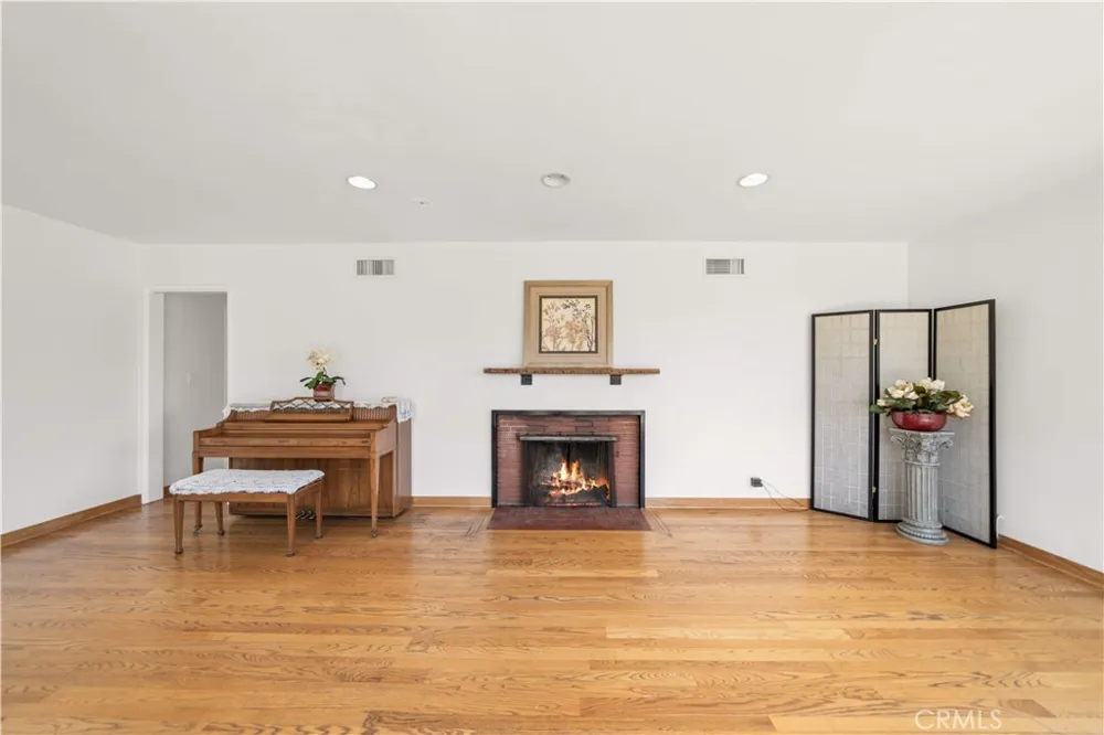 1033 S Isabella Monterey Park, CA 91754