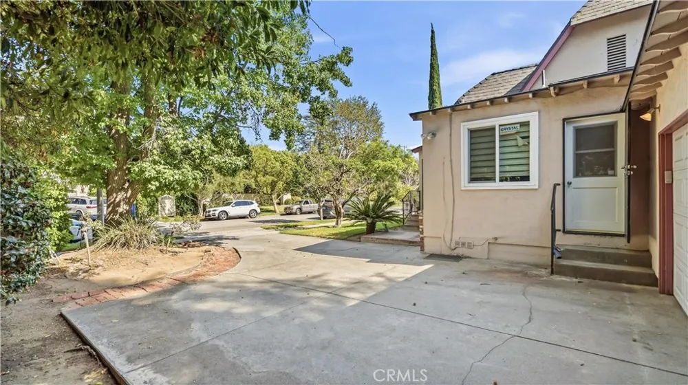 439 S Grand Oaks Ave Pasadena, CA 91107