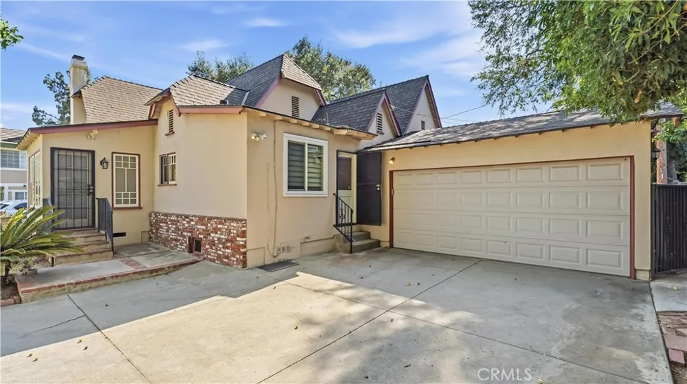 439 S Grand Oaks Ave Pasadena, CA 91107