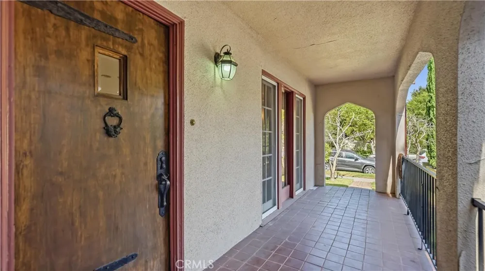 439 S Grand Oaks Ave Pasadena, CA 91107