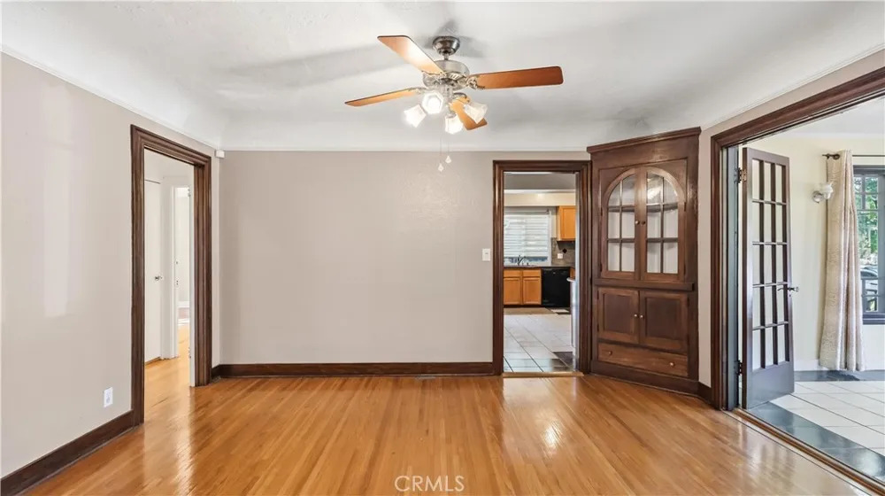 439 S Grand Oaks Ave Pasadena, CA 91107