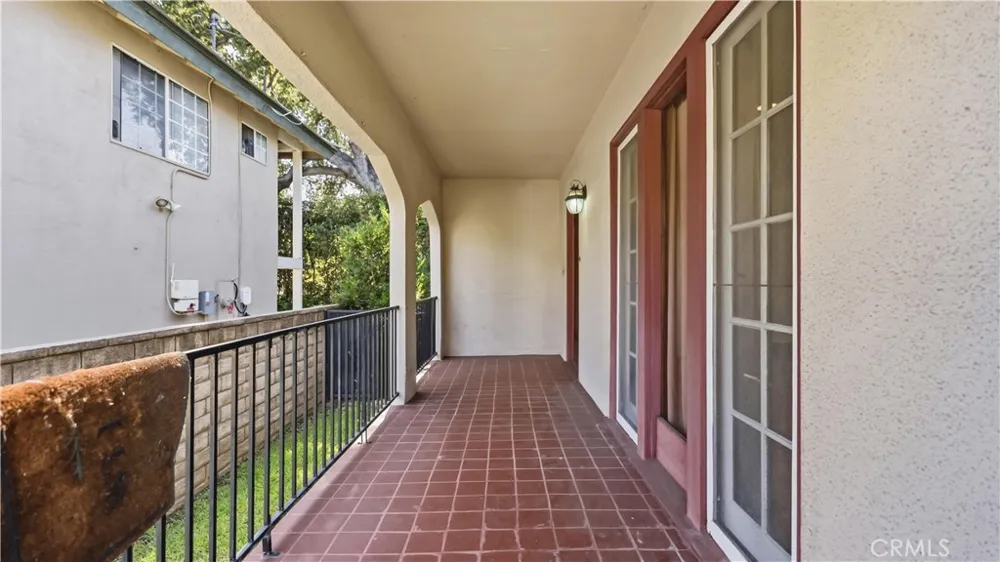 439 S Grand Oaks Ave Pasadena, CA 91107