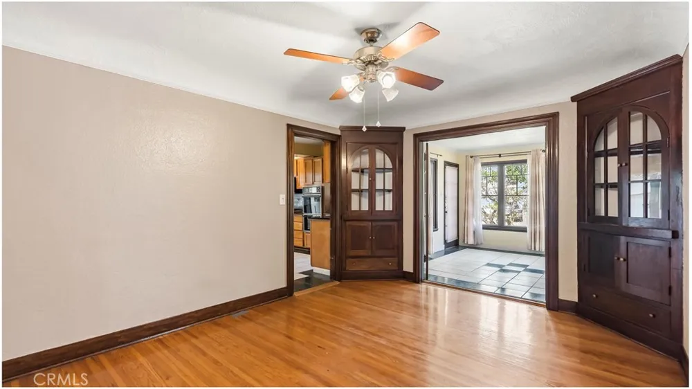439 S Grand Oaks Ave Pasadena, CA 91107