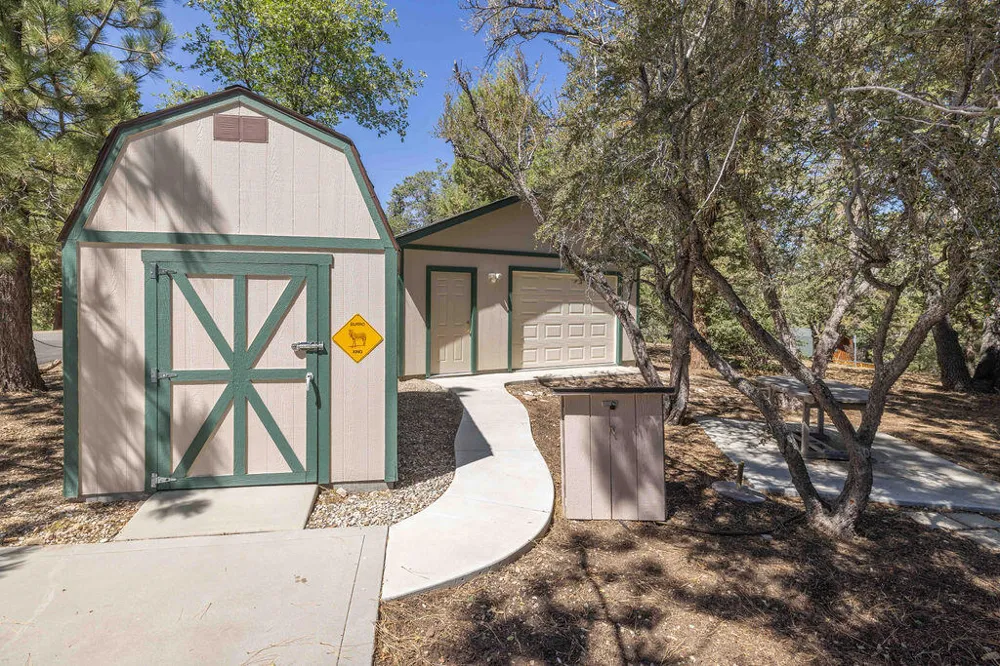 803 Plumas Court Big Bear, CA 92314