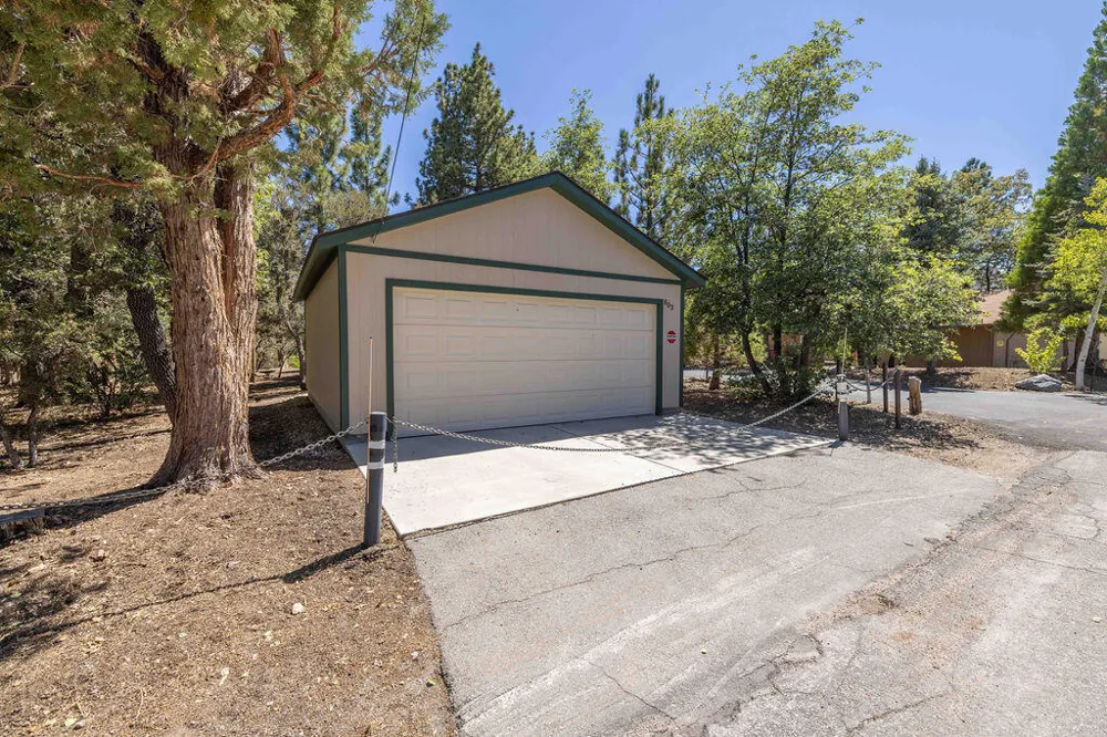803 Plumas Court Big Bear, CA 92314