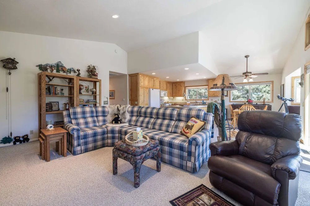 803 Plumas Court Big Bear, CA 92314