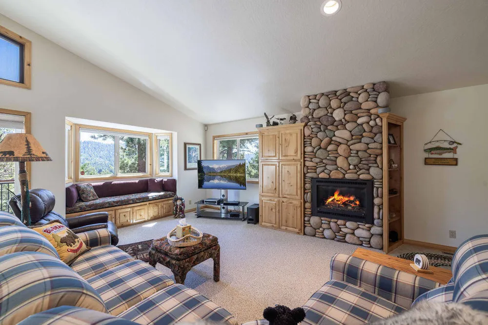 803 Plumas Court Big Bear, CA 92314