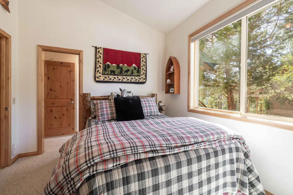 803 Plumas Court Big Bear, CA 92314