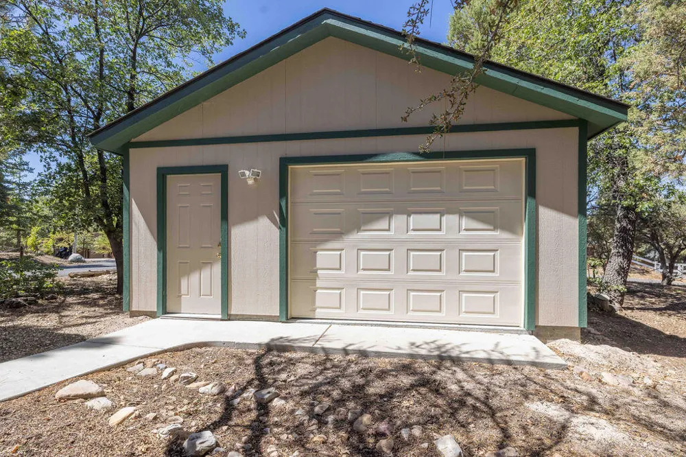 803 Plumas Court Big Bear, CA 92314