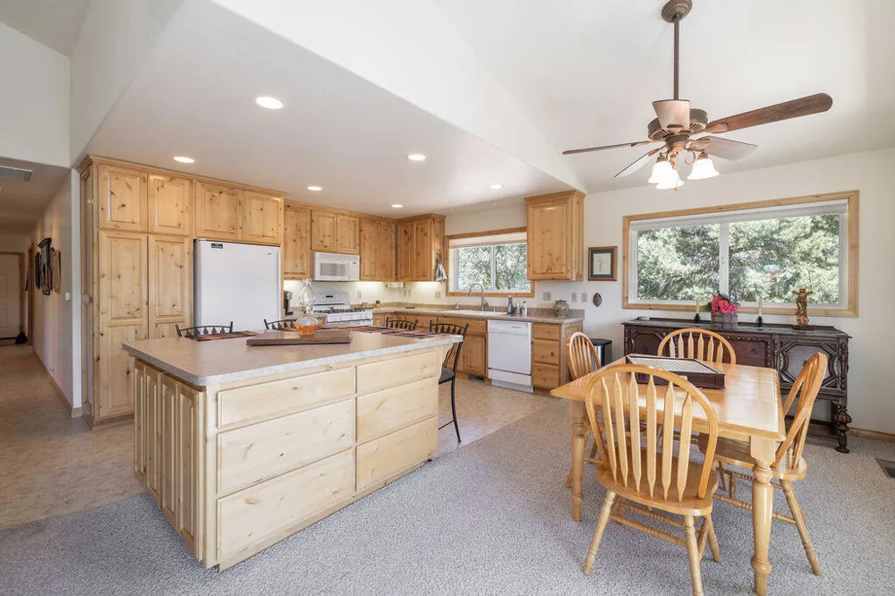 803 Plumas Court Big Bear, CA 92314