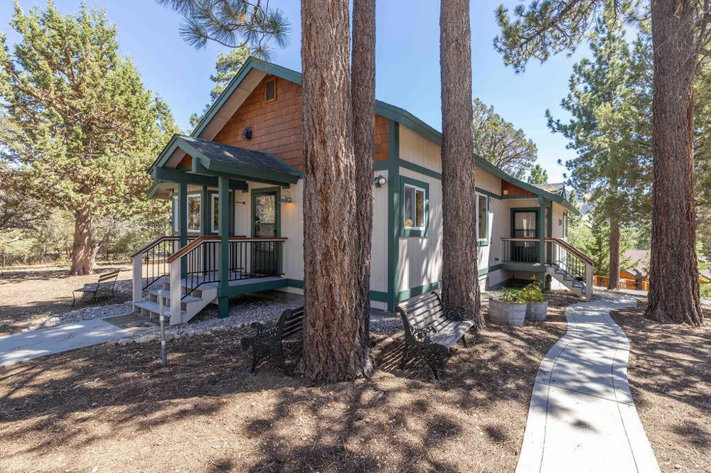 803 Plumas Court Big Bear, CA 92314