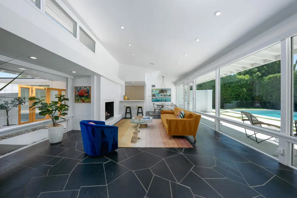 1529 S Riverside Drive Palm Springs, CA 92264