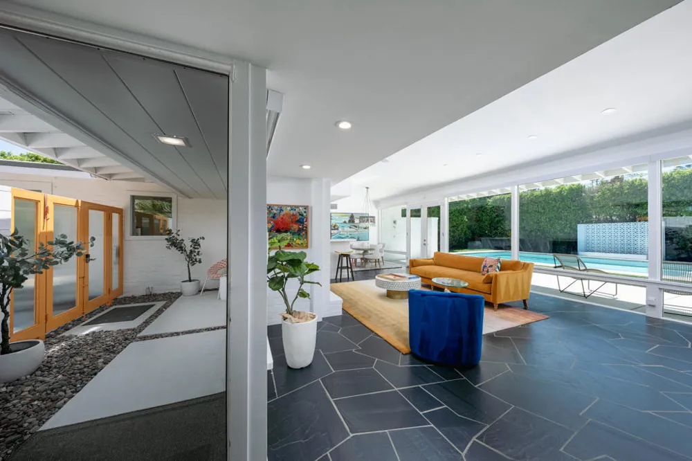 1529 S Riverside Drive Palm Springs, CA 92264