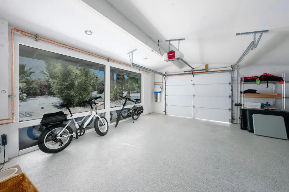 1529 S Riverside Drive Palm Springs, CA 92264