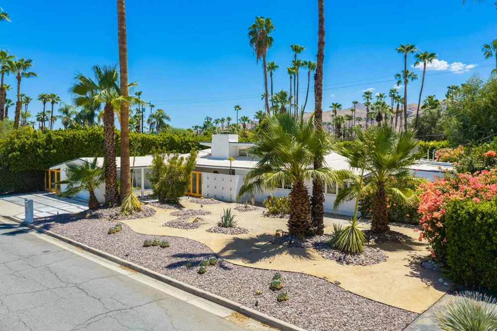 1529 S Riverside Drive Palm Springs, CA 92264