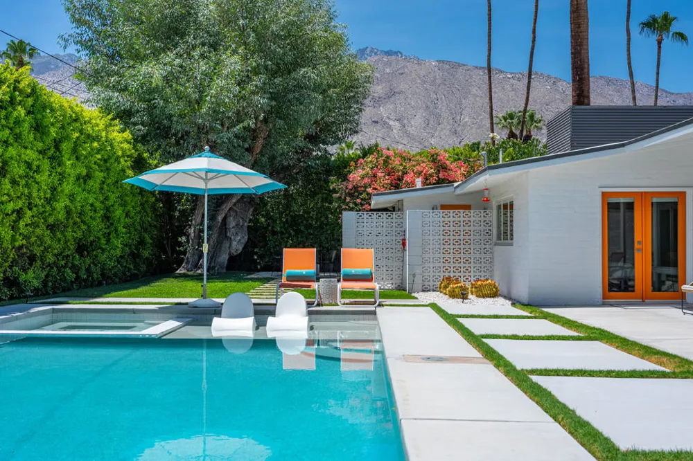 1529 S Riverside Drive Palm Springs, CA 92264
