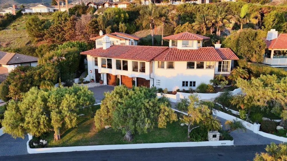 32524 Seacliff Drive Rancho Palos Verdes, CA 90275