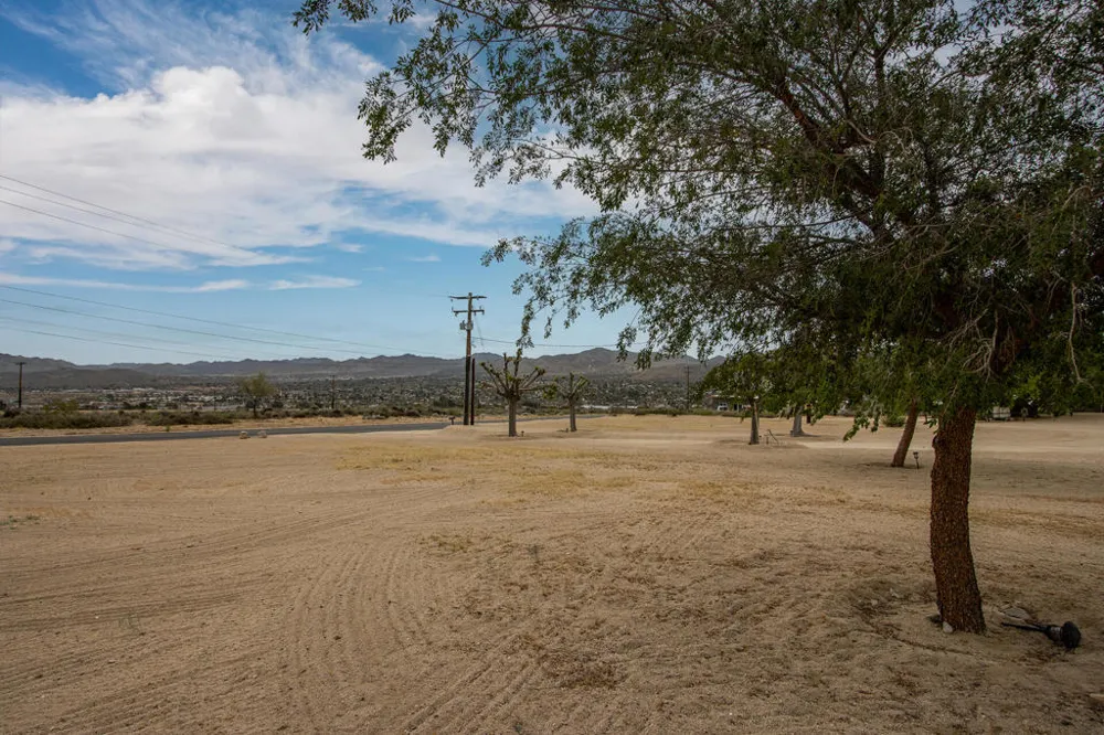6910 Wamego Trail Yucca Valley, CA 92284