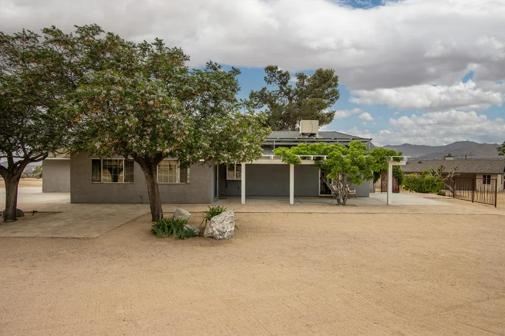 6910 Wamego Trail Yucca Valley, CA 92284