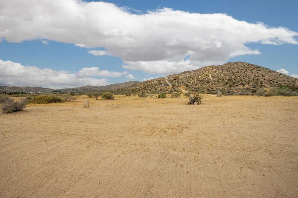 6910 Wamego Trail Yucca Valley, CA 92284