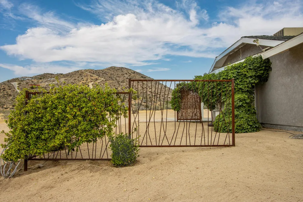 6910 Wamego Trail Yucca Valley, CA 92284