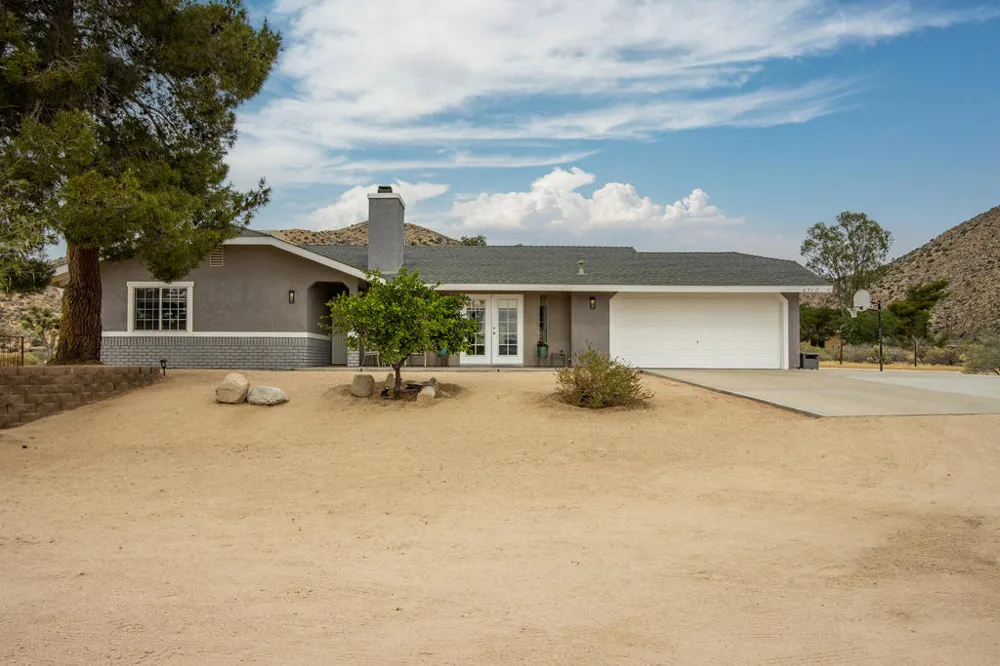 6910 Wamego Trail Yucca Valley, CA 92284