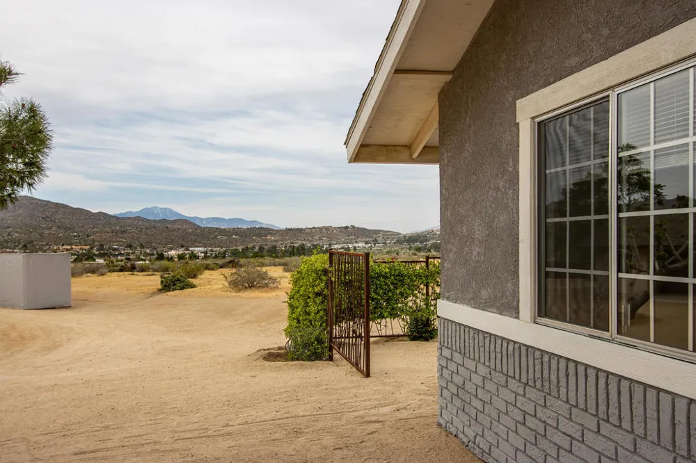 6910 Wamego Trail Yucca Valley, CA 92284