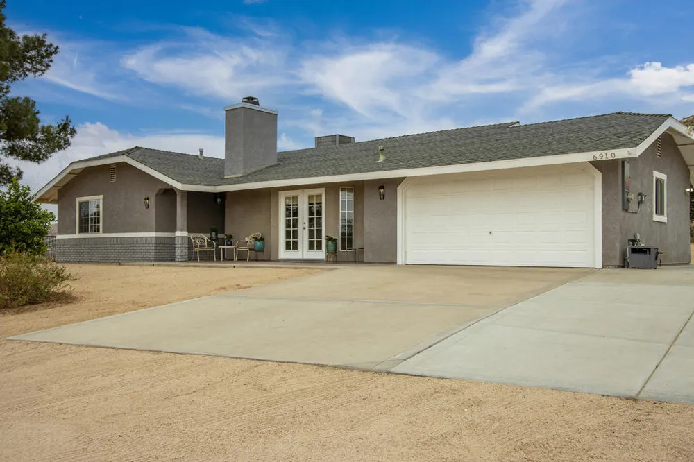 6910 Wamego Trail Yucca Valley, CA 92284