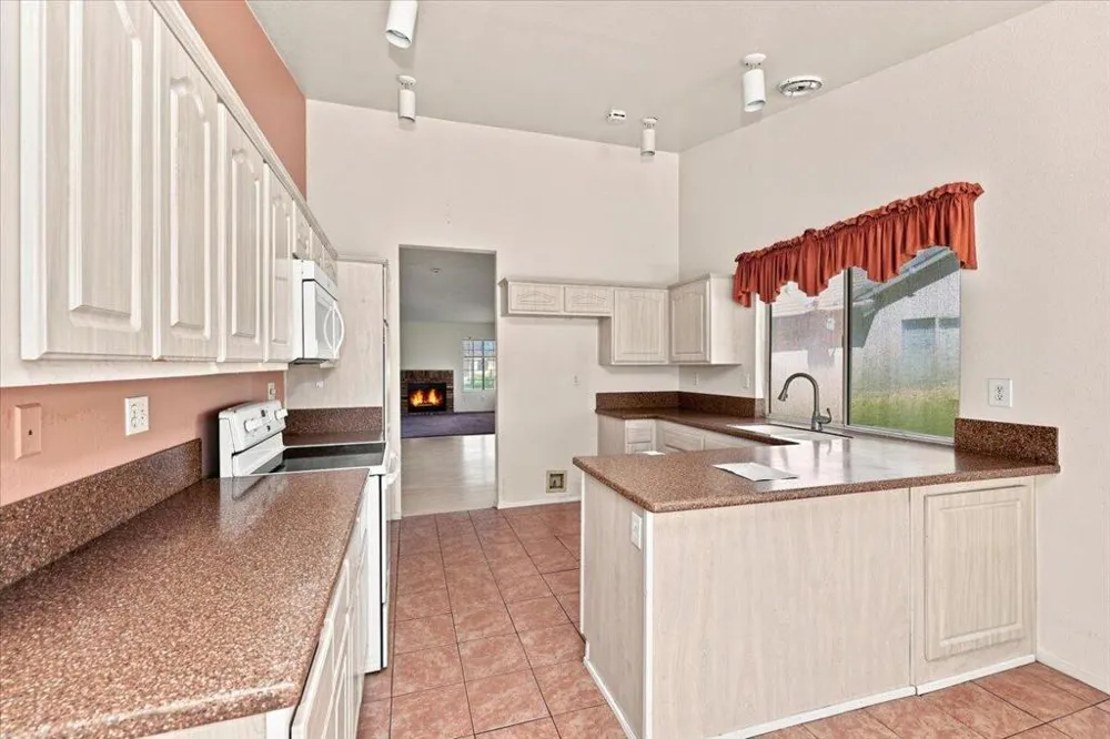 10780 Bel Air Drive Cherry Valley, CA 92223